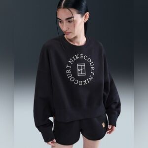 NikeCourt Heritage Phoenix Fleece
Women's Oversized CrewNeck Sweatshirt - Medium